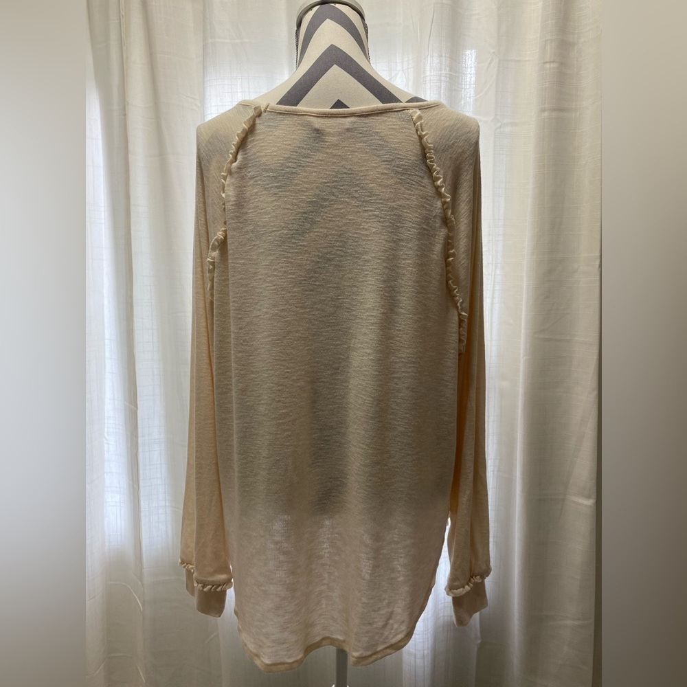 Women’s Lauren Conrad cream colored lightweight long sleeve Sweater - Picture 4 of 7